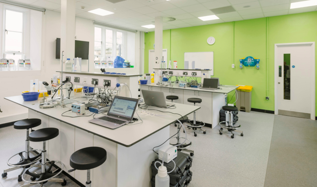 Laboratory furniture supplied and installed by Evolve