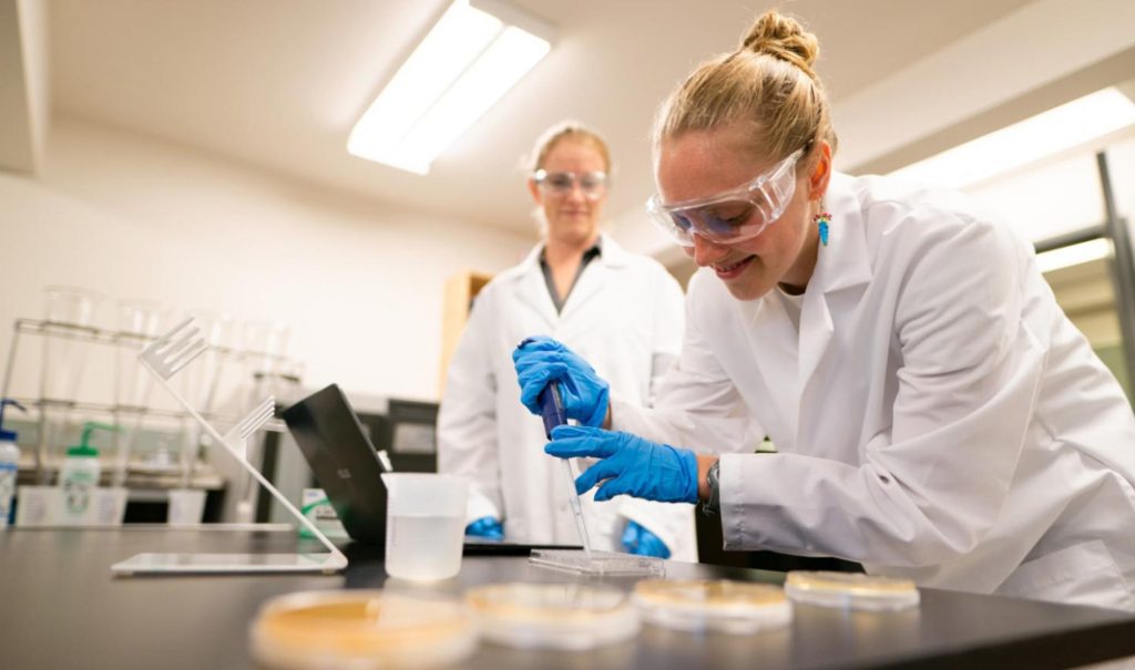 10 reasons why you should wear a lab coat Evolve